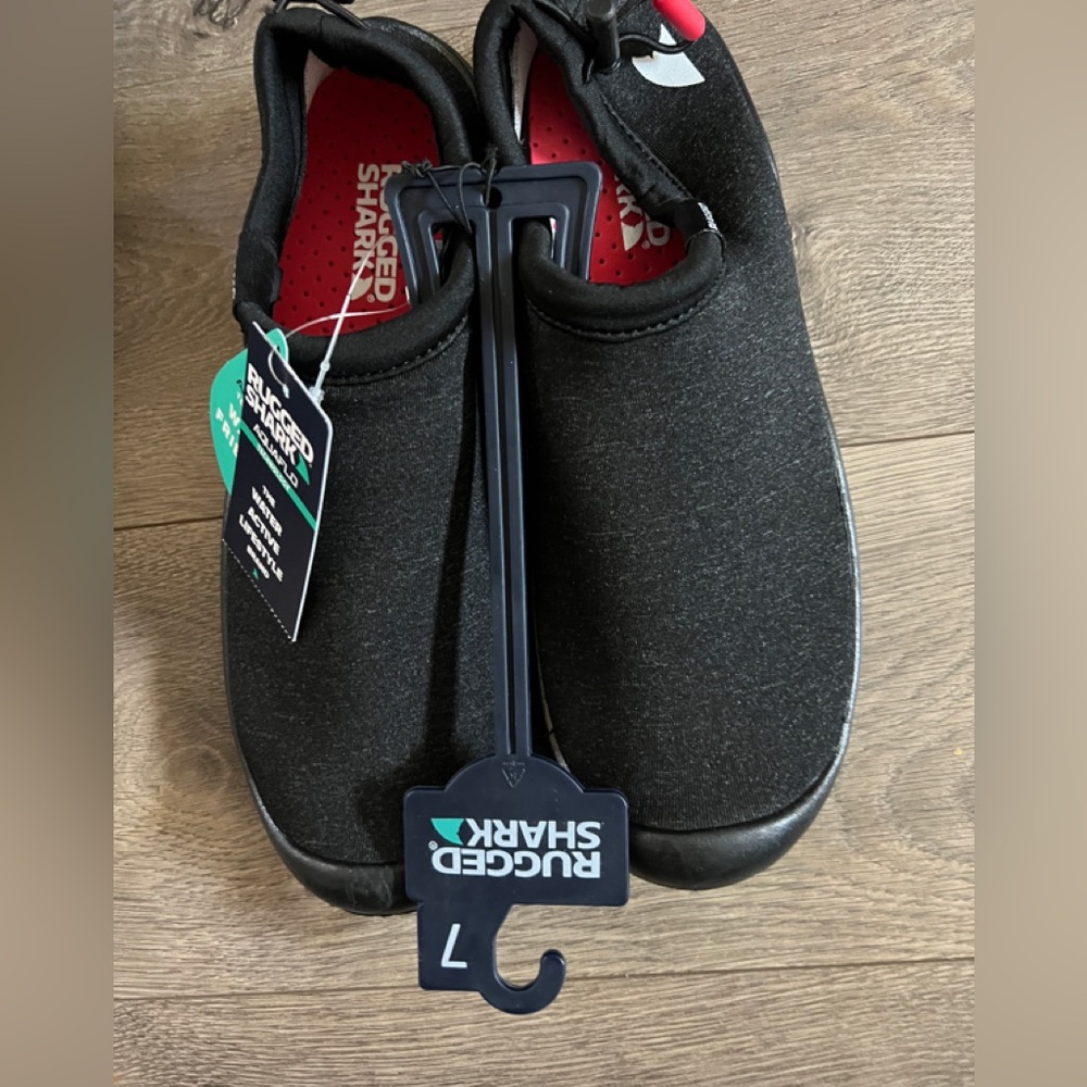 Rugged Sharks Aqua Shoes Size 7 New